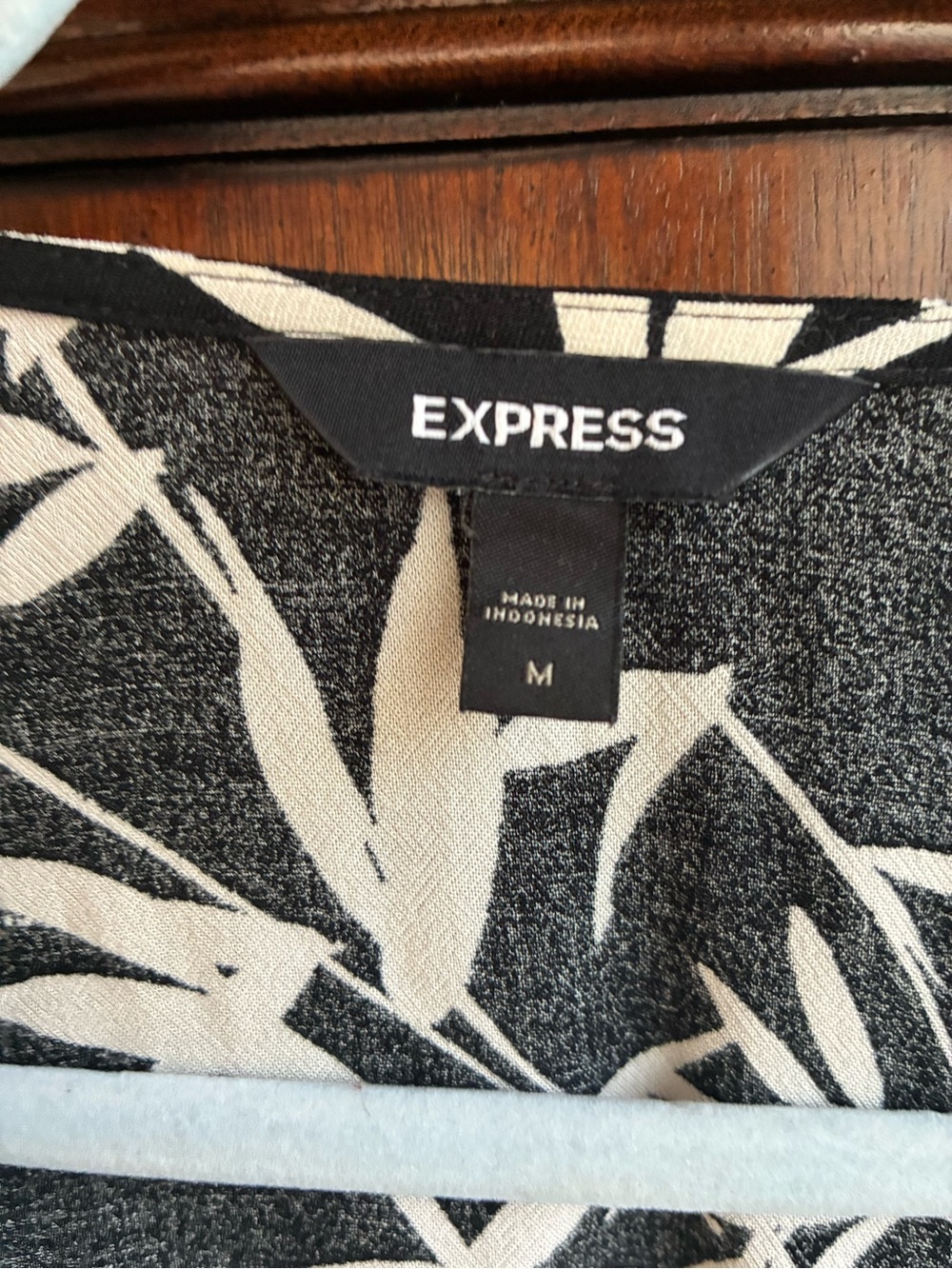 Express Black & White Bamboo Print Wrap Blouse | Size M - Picture 5 of 8